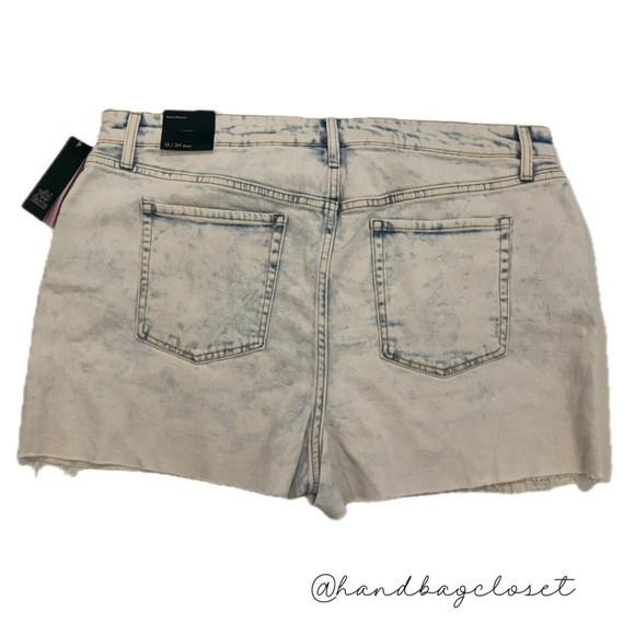 Wild Fable Acid Washed Y2K Size 18 Mom’s Denim Blue Jean Cut Off Shorts - Picture 2 of 4
